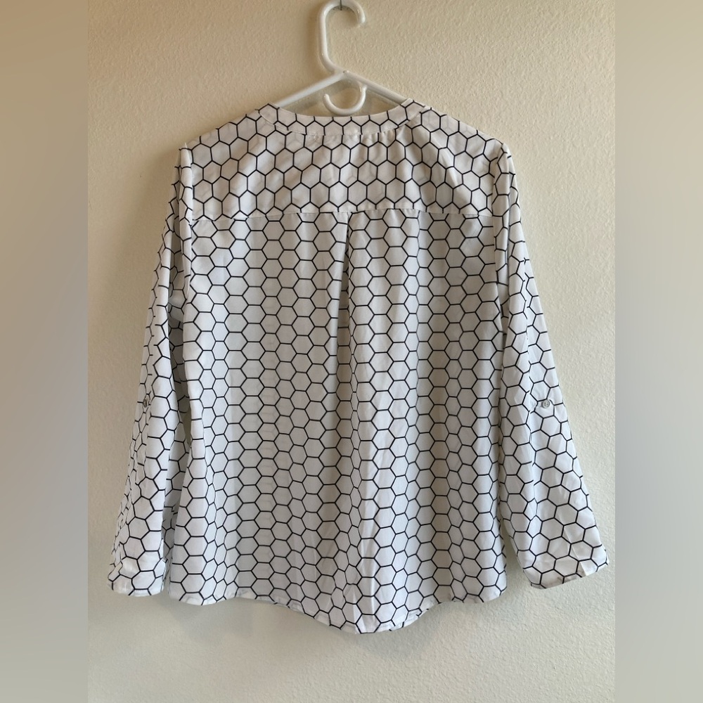 Notations White and Black Hexagon Print Button-Down Blouse Size M - Picture 9 of 9